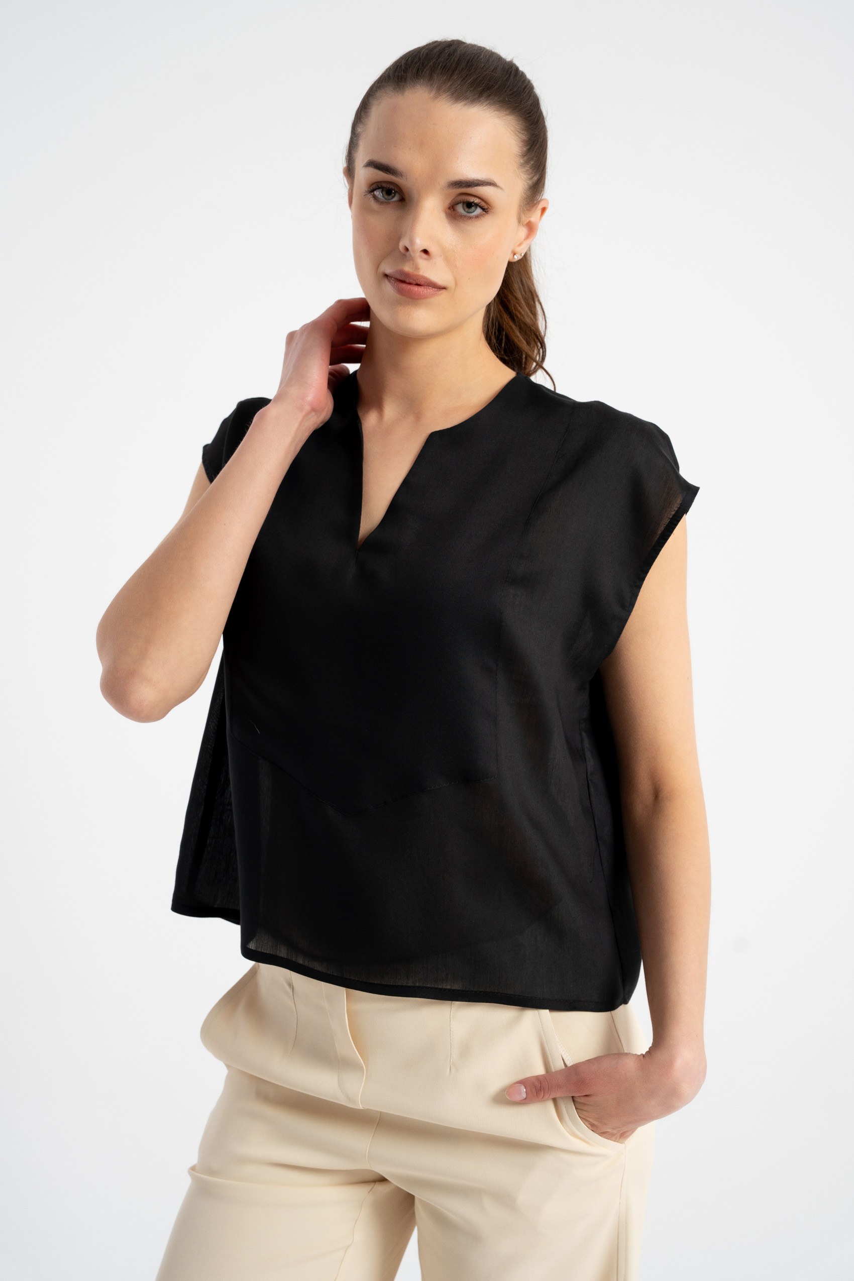 Bluzka Bibi Black SS26